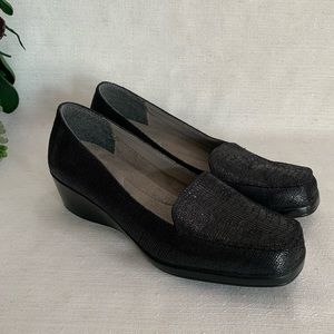 Aerology by Aerosoles Up Tempo Black Snake Imprint Wedged Loafers Woman’s 7.5M